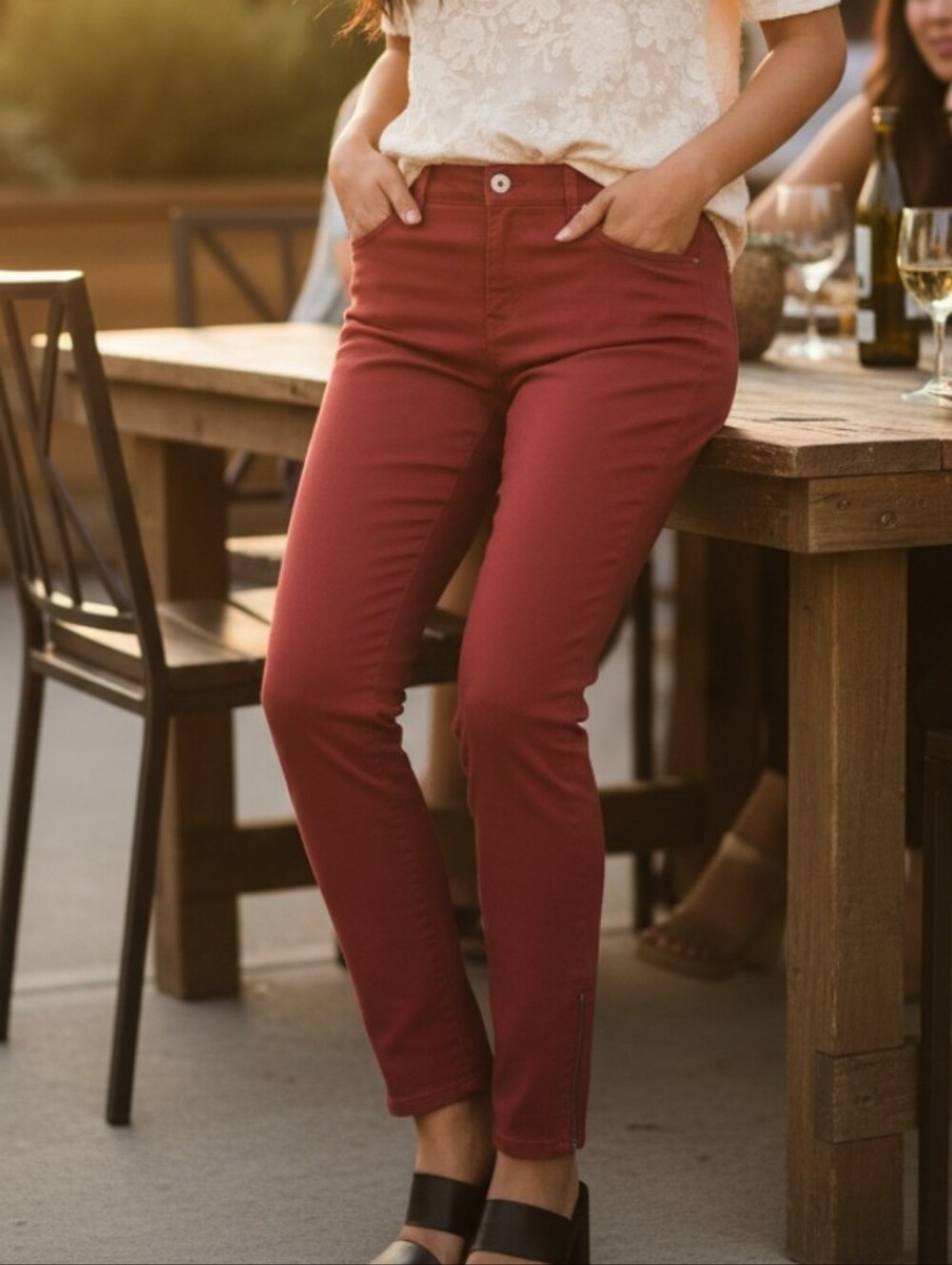 White House Black Market The Skimmer Jean Womens Size 12 Red